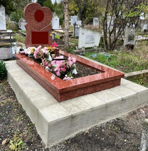 Паметник от гранит модел сърце 1